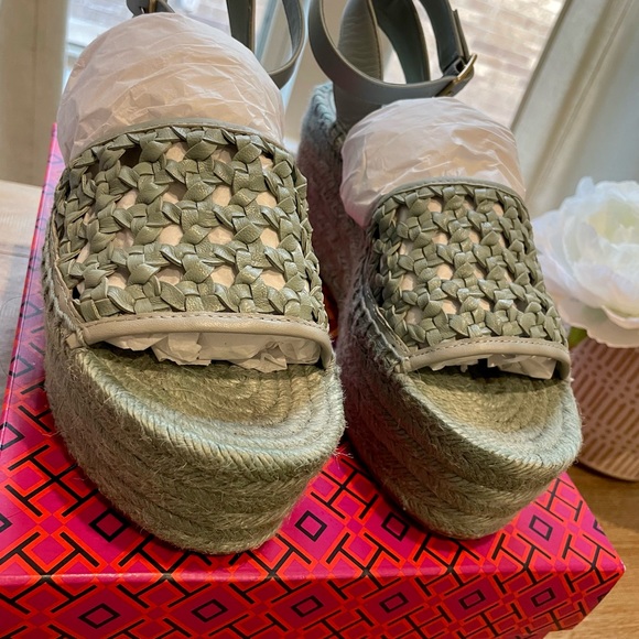 Tory Burch Sandals - Picture 6 of 8